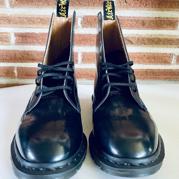 Dr.Martens Winchester II Polished Leather Boots - Picture 2 of 7